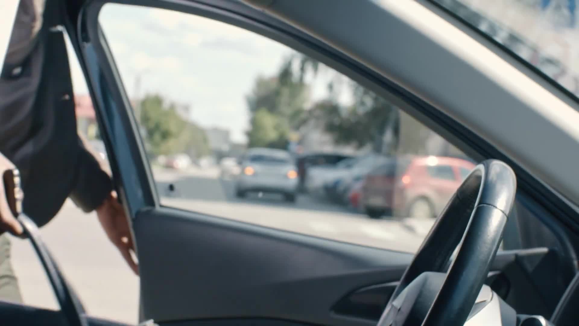 Speaker urges commuters to cut vehicle emissions with walking, biking, transit or carpooling