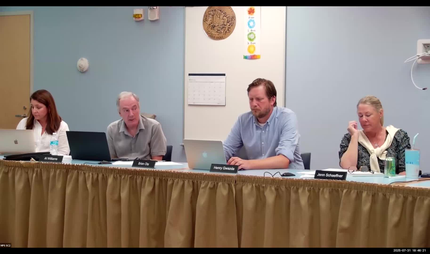 Friends of Marblehead Public Schools donate $2,500 to each school; committee accepts donation