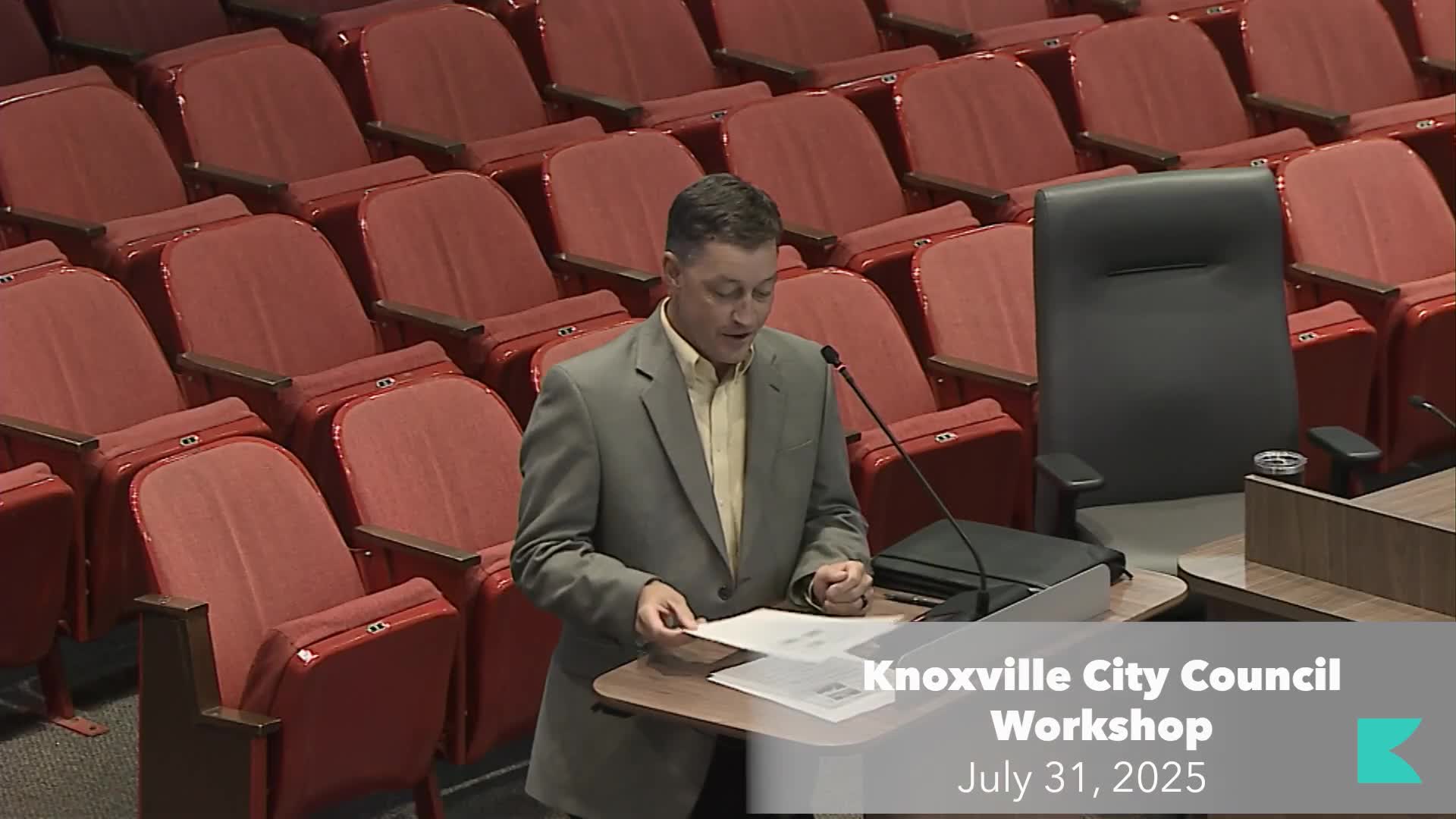 Knoxville staff outline property-maintenance enforcement, timelines and limits at council workshop