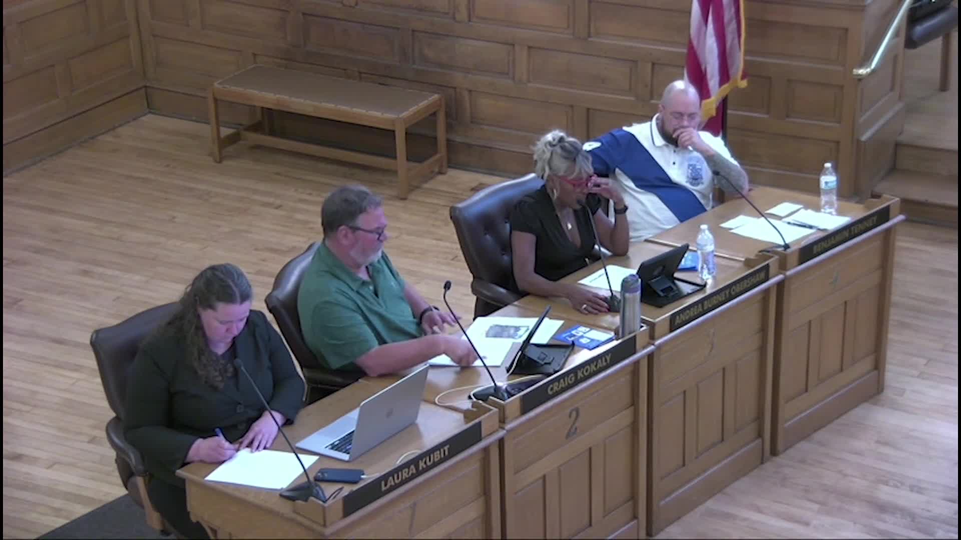 Bay City commissioners discuss police officer background checks amidst community concerns