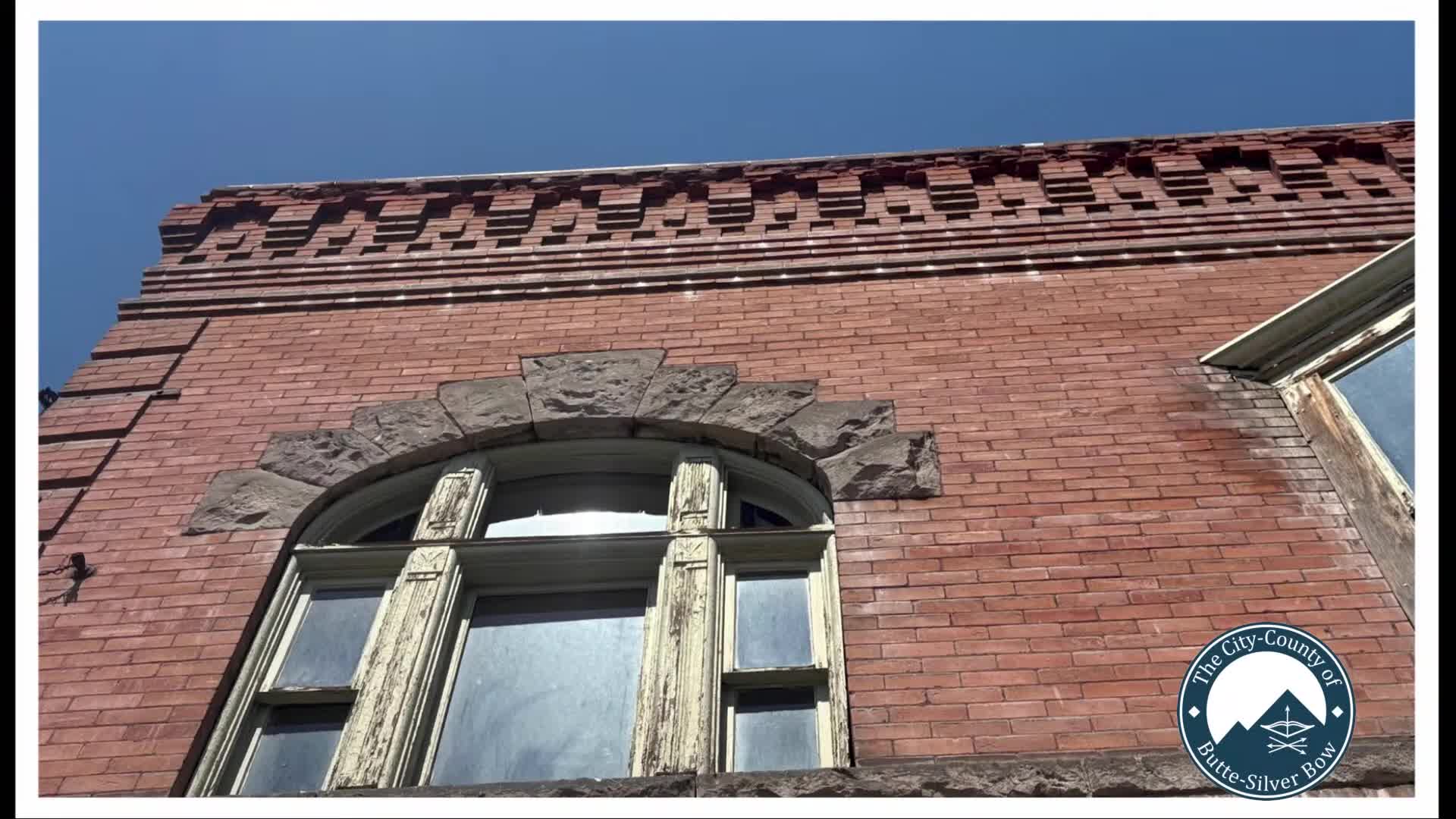 City Council Approves Design Review for Wilhelm Flower Shop and Tattoo Sign