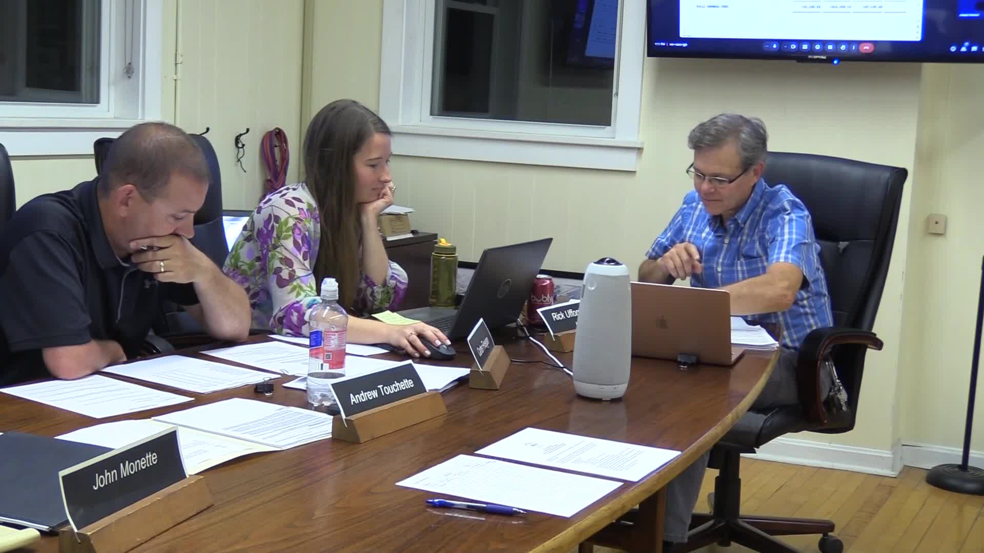City Council Reviews Missing Budget Items and Confirms Water Sewer Rate Adjustments