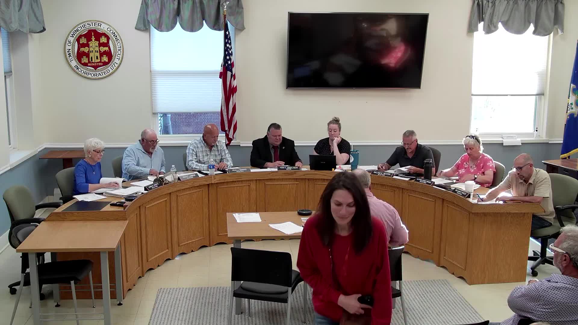 Selectmen ask staff to tighten dock and mooring ordinance language after lengthy lake-use debate