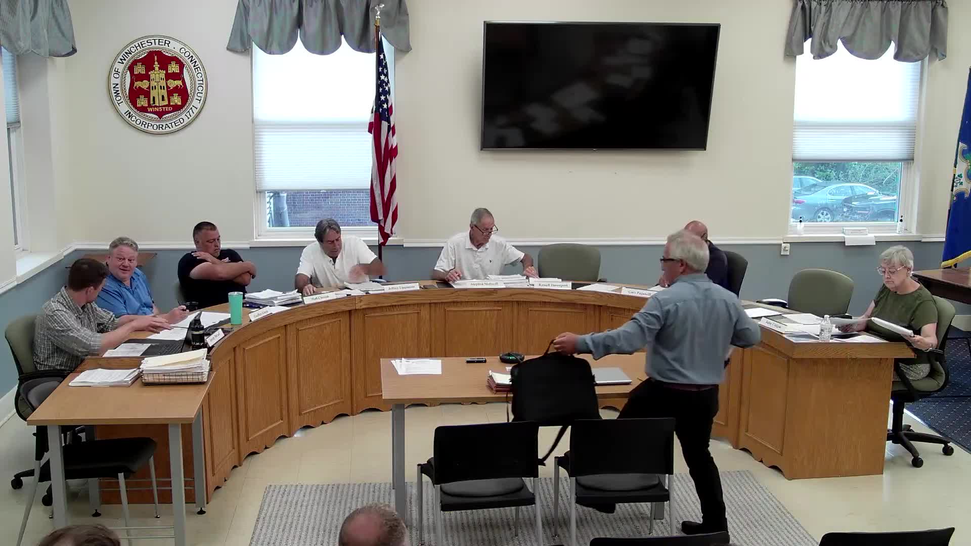 Commission approves reconstruction at 602 East Wakefield with $2,000 bond and engineering conditions