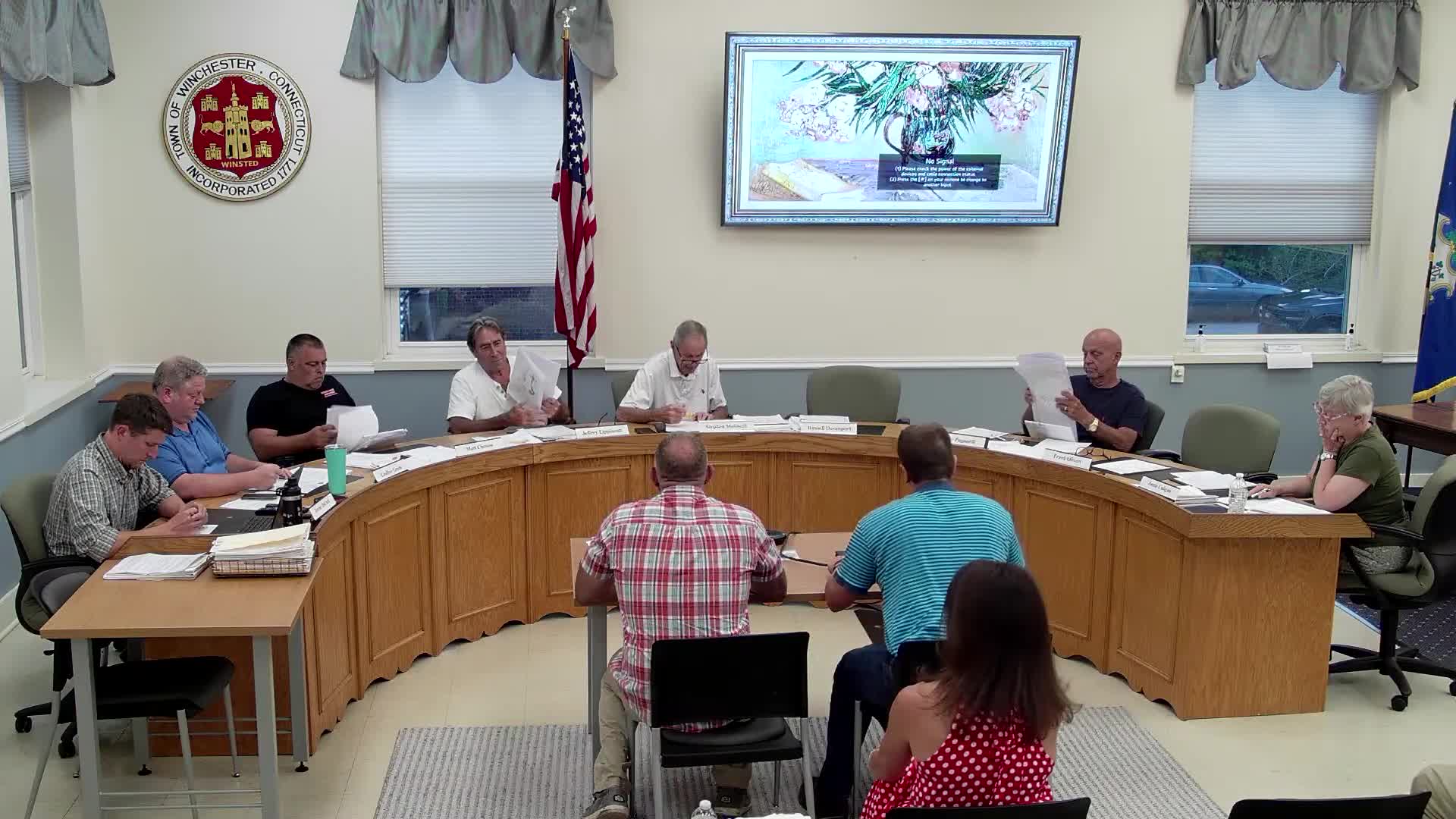 Large lakefront rebuild at 504 East Wakefield accepted; public hearing and independent wall engineer required