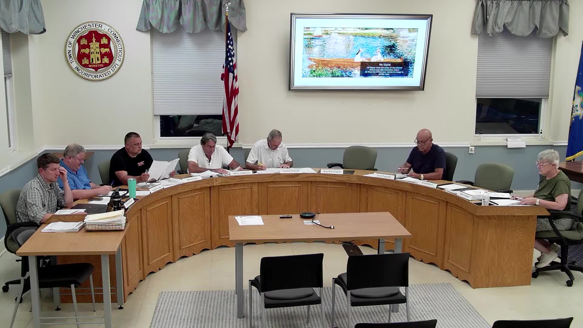 Owner to repoint lake wall at 832 East Wakefield during drawdown; commission accepts application