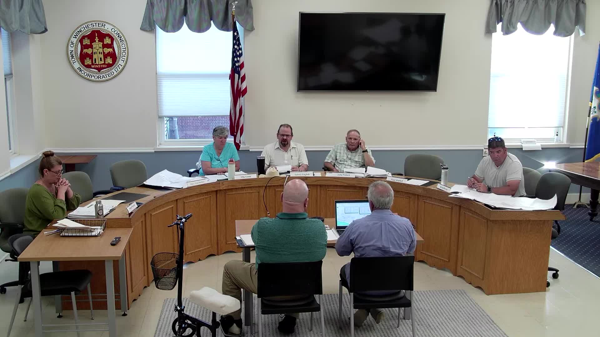 Winchester ZBA motion to allow Lake Drive garage fails; applicants to return