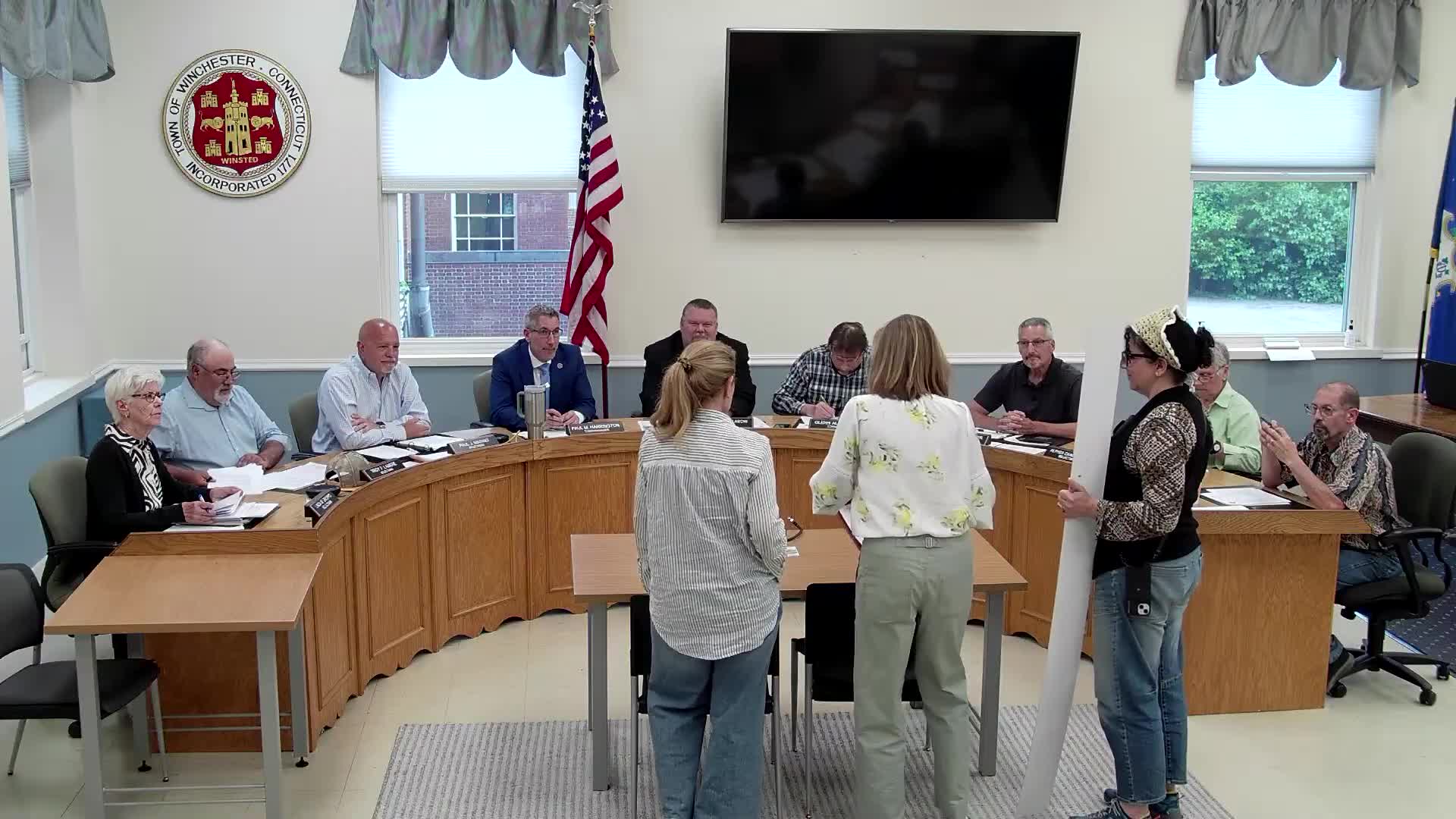 Highland Lake group donates water-gauge; selectmen and staff discuss drainage, silt and bond projects