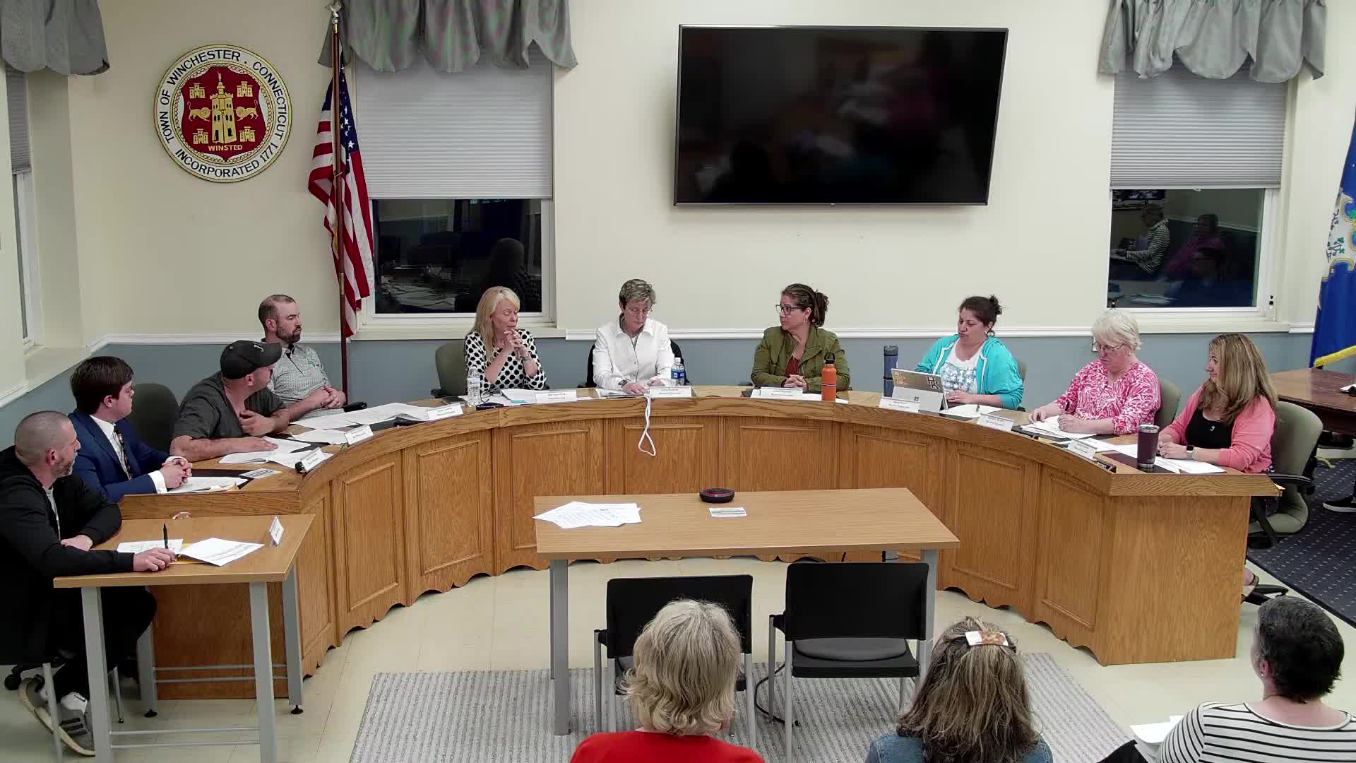 Connecticut School District Faces Teacher Exodus Amid Salary Inequities and Retirements