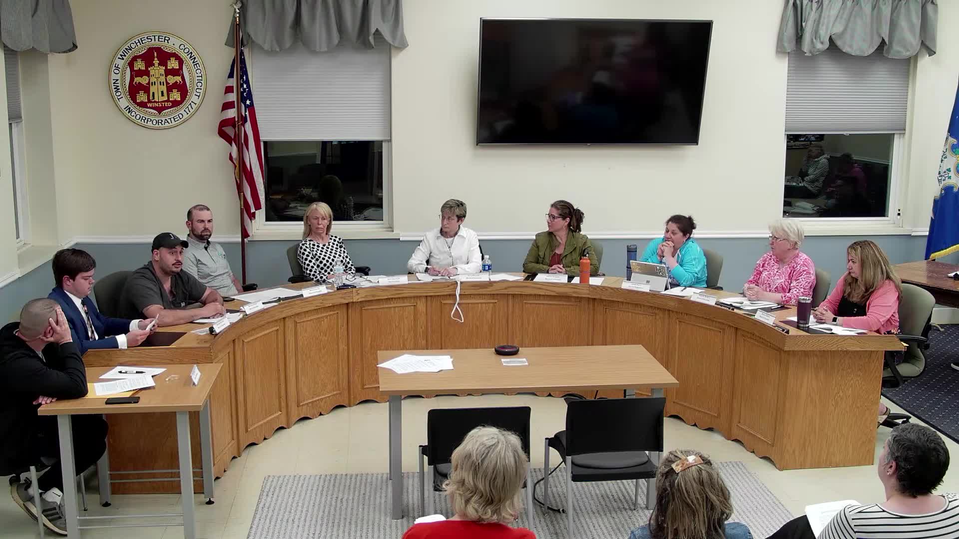 Winchester Board Debates $100M Contract with Gilbert School amid Legal Concerns