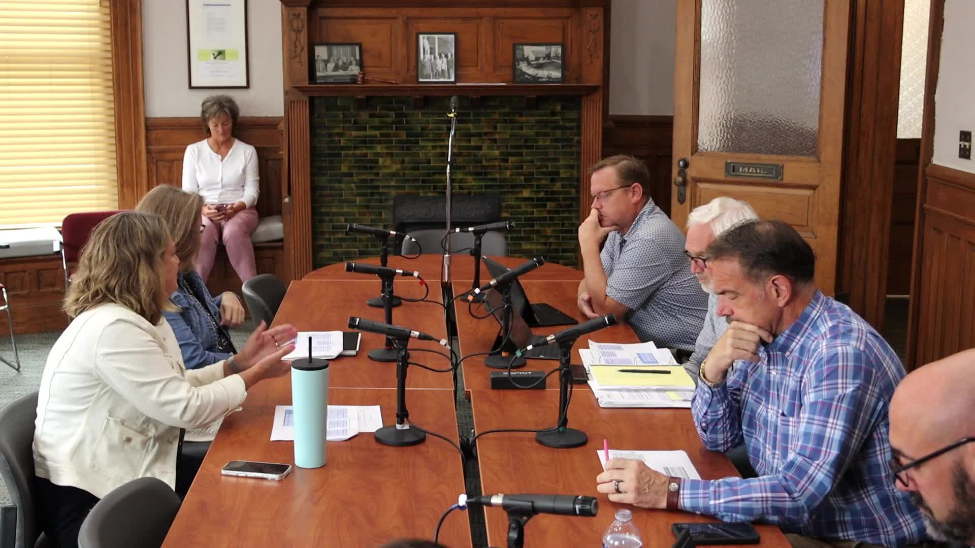City Council Grapples With Budget Complexity and Rising Service Costs