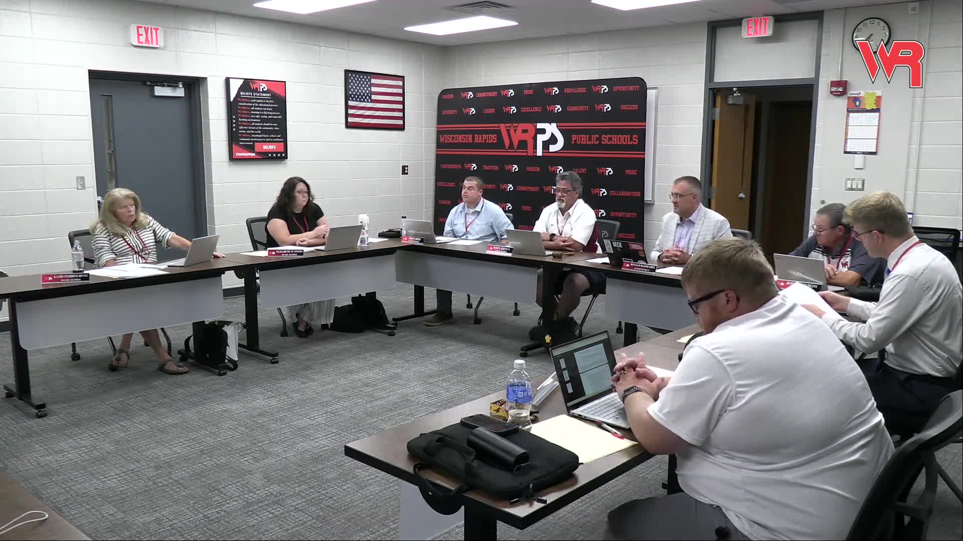 Health Care Discussion Focuses on Recruitment and Lab Turnaround Times