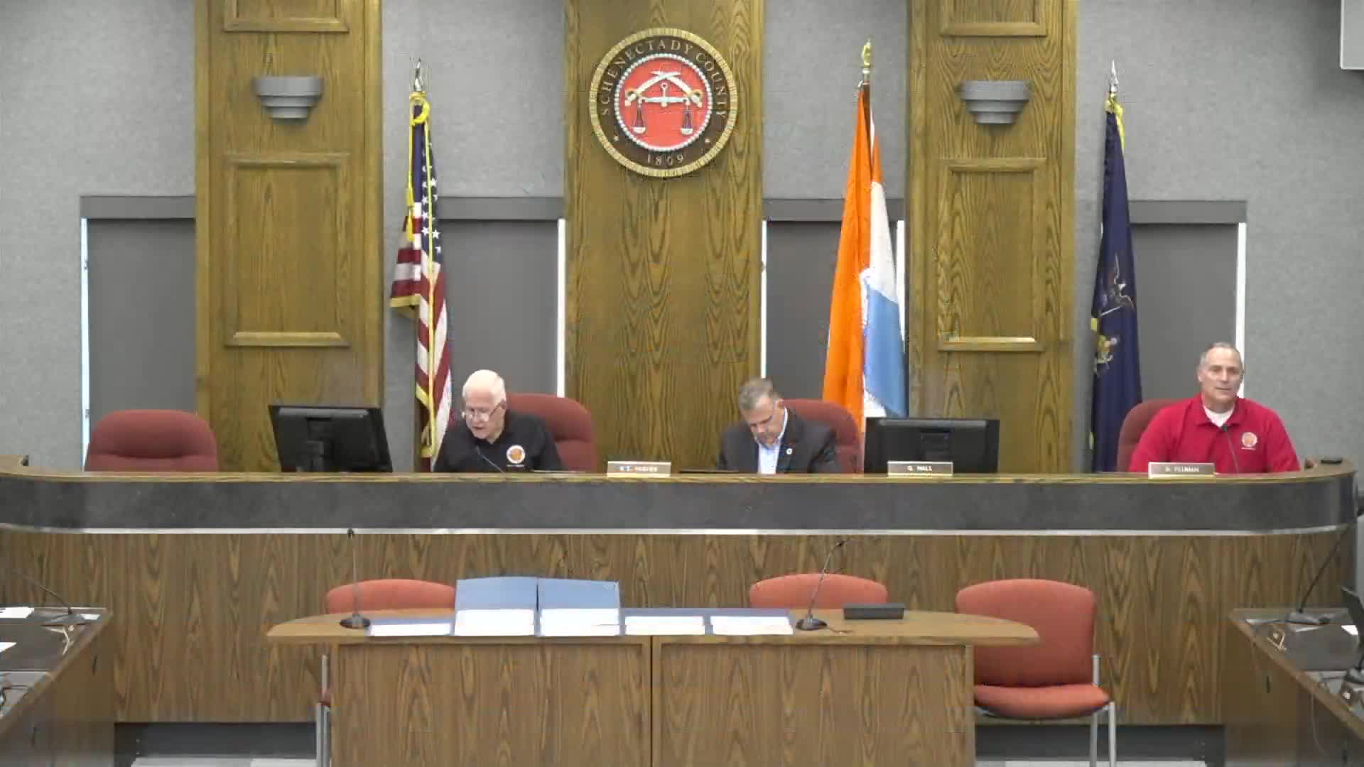 Rabbi Cutler delivers invocation at community gathering with legislator Villano leading pledge