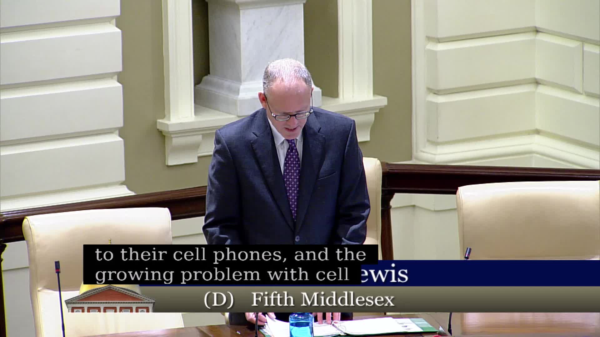 Massachusetts Senate Reviews Bill to Ban Cell Phones in Public Schools