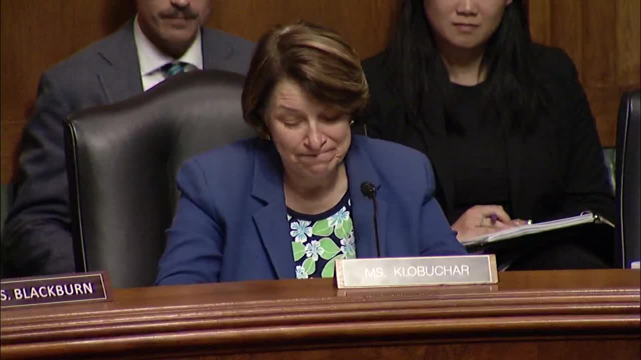 Senator Critiques Surveillance Pricing Practices Amid FTC Study Findings