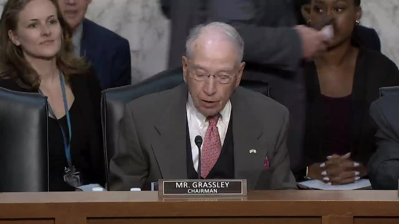 Committee advances bill to require nationwide background checks for people with unsupervised access to children