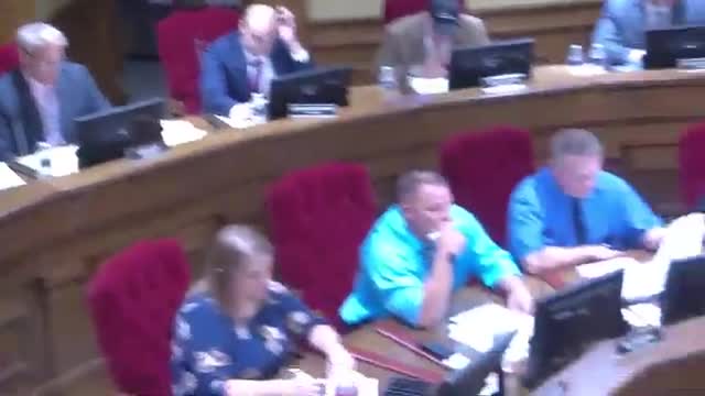 City Council Advances Changes to Employee Sick Leave and Vacation Policies