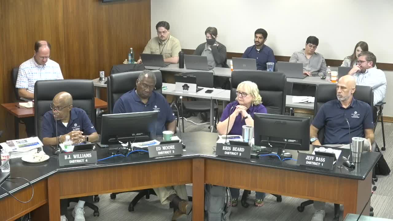 City Council Members Discuss Increasing Ambulance Service Fees to Avoid Financial Losses