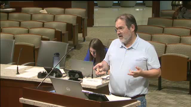 Texas Resident Advocates for Professional Car Park Amid Neighborhood Opposition