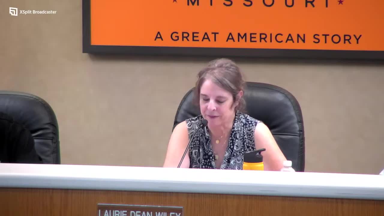 Planning commission recommends UDO amendment creating Historic Square (HSQ) district to implement Square master plan