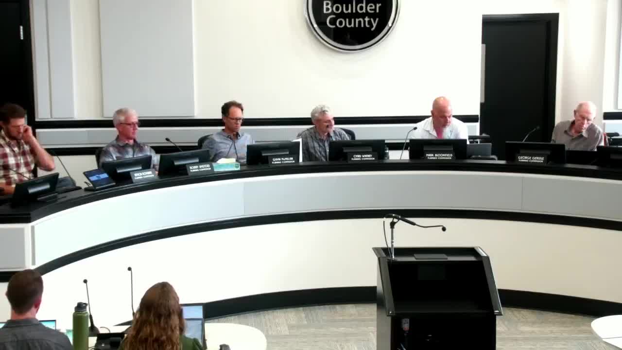 Boulder County planners recommend approval for Niwot Road dog kennel with limits on outdoor dogs and water source review