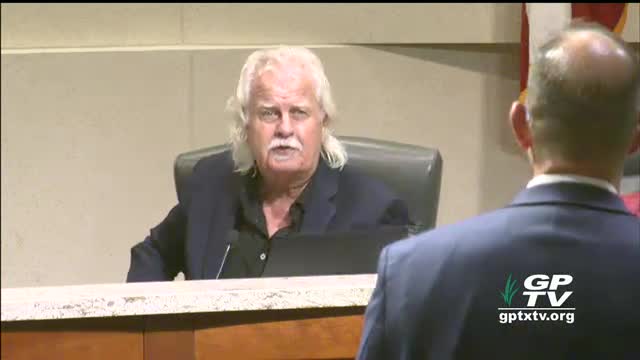 Mayor Recognizes Grand Prairie Trash Bag Manufacturer During Public Meeting