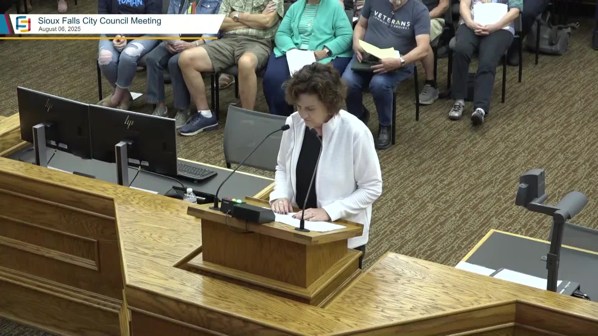 Council advances controversial dwelling ordinance to second reading after hours of public comment