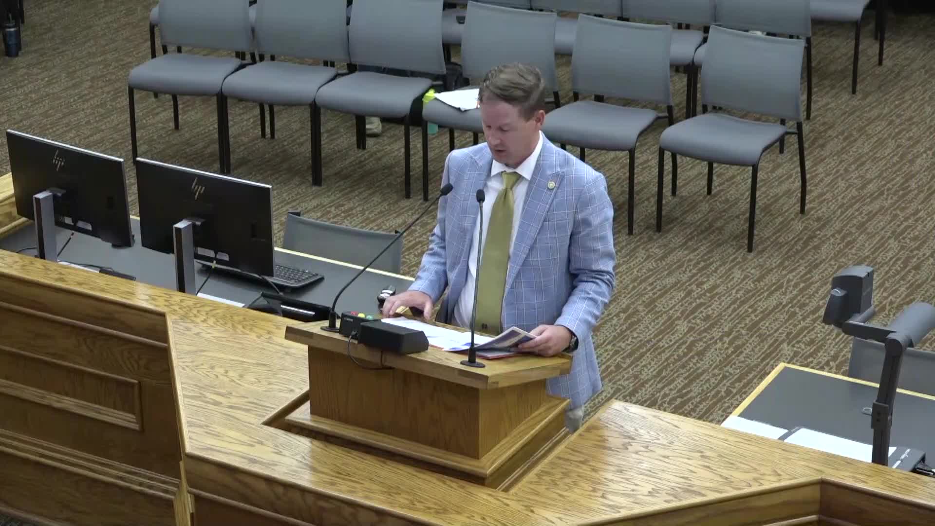 Sioux Falls leaders advance ambulance franchise with Paramedics Logistics for further review; public and REMSA comment mixed