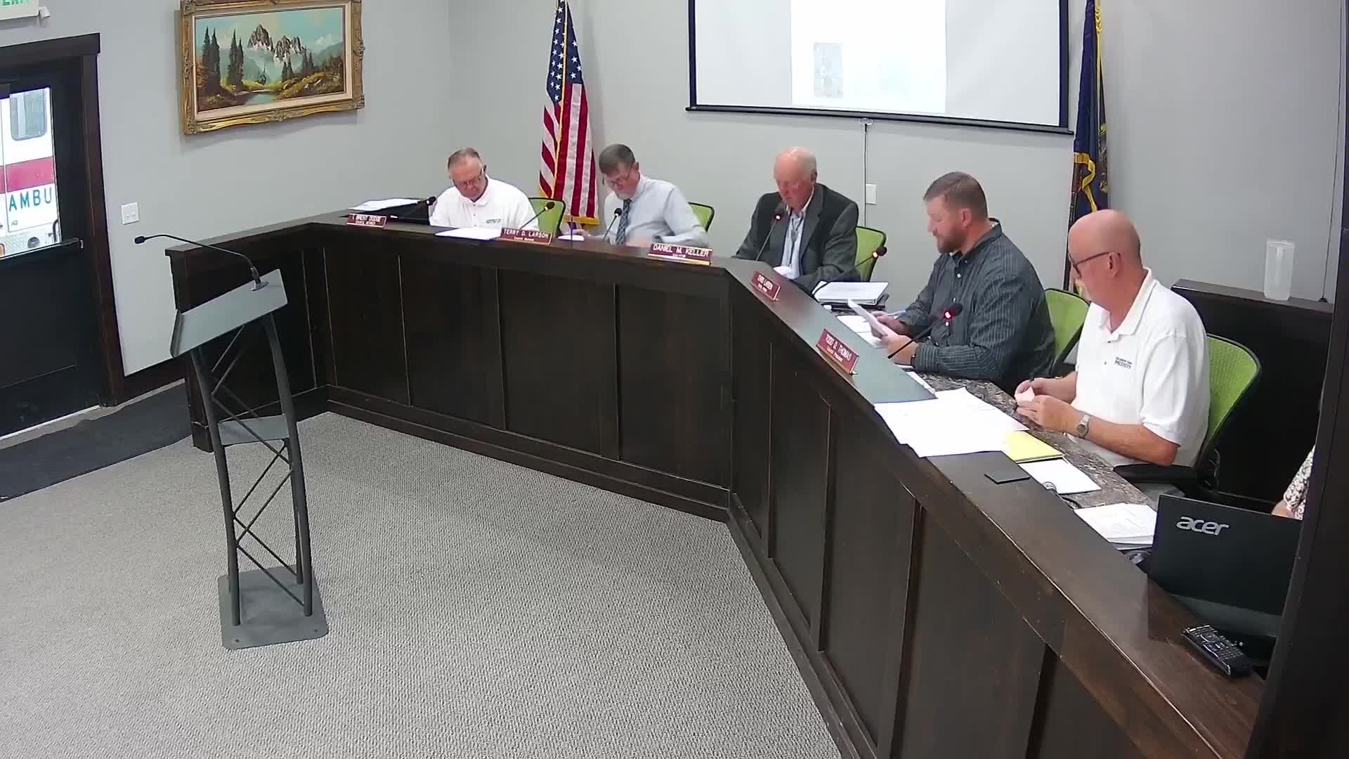 Resident’s zoning and nuisance complaints prompt staff review; council tables ordinance clarification to Sept. 8