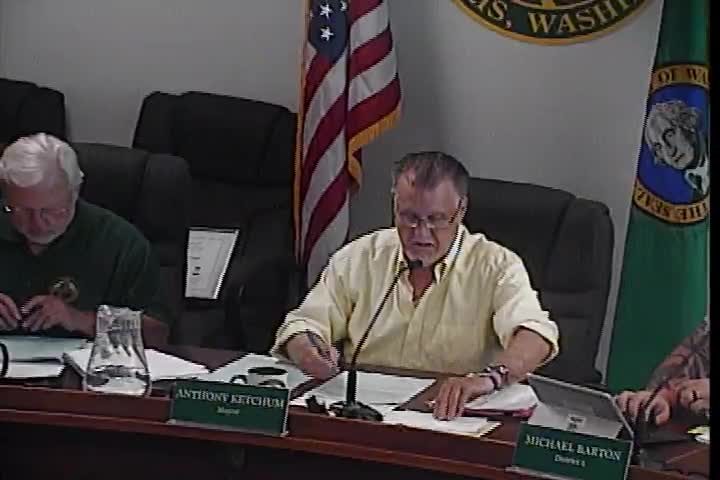 Lewis County resident raises child-support and government-targeting claims during public comment