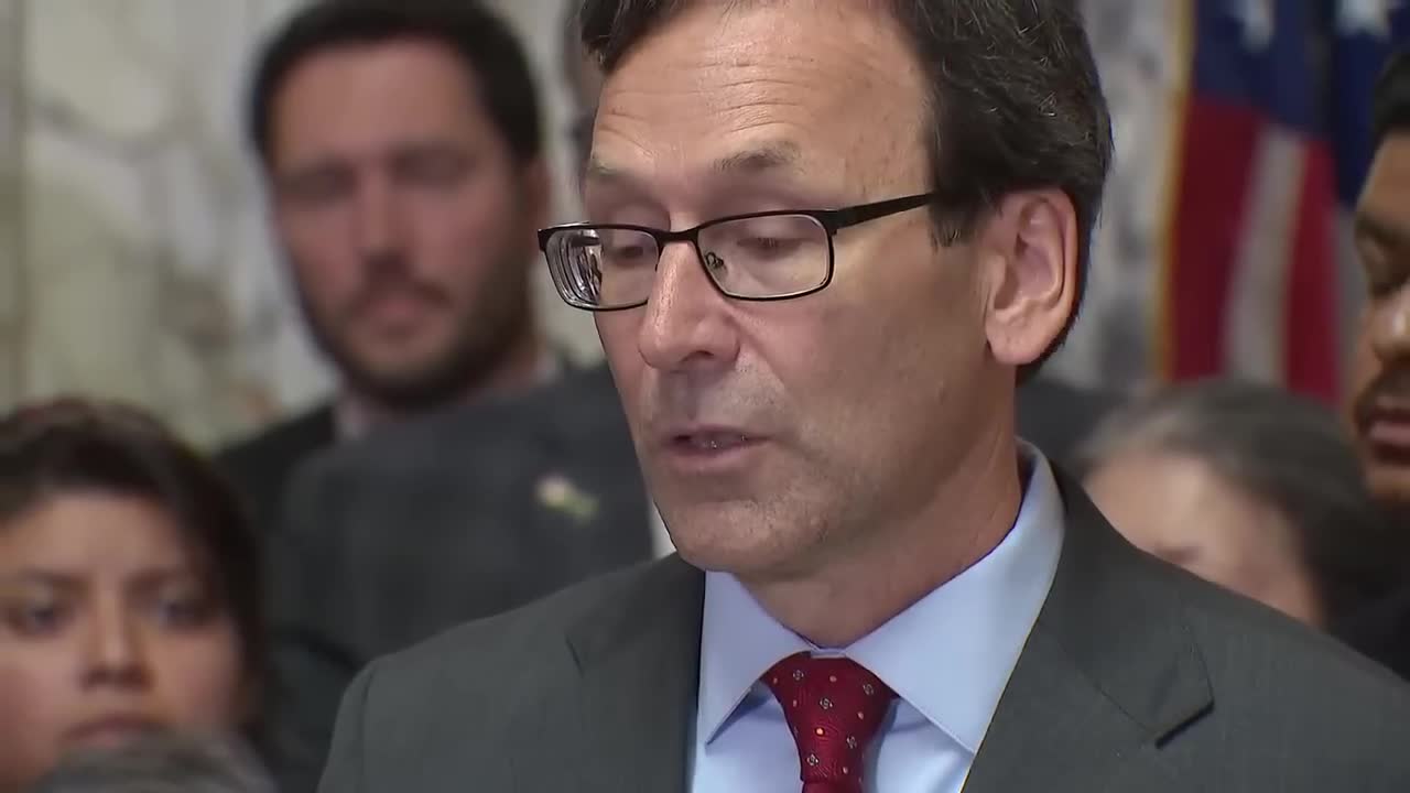 Governor Inslee prepares Washington for legal challenges from federal threats