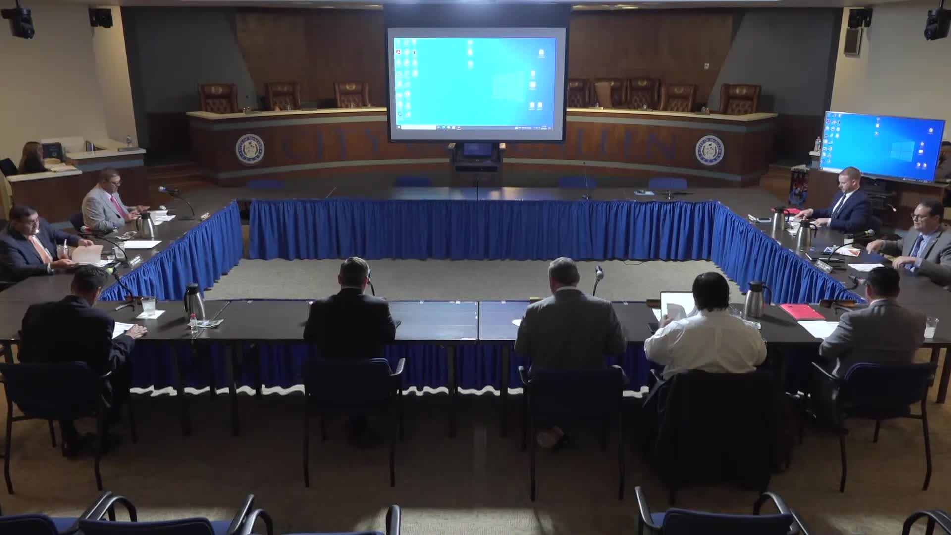 City Manager Presents Schematic Design for New City Hall Expansion