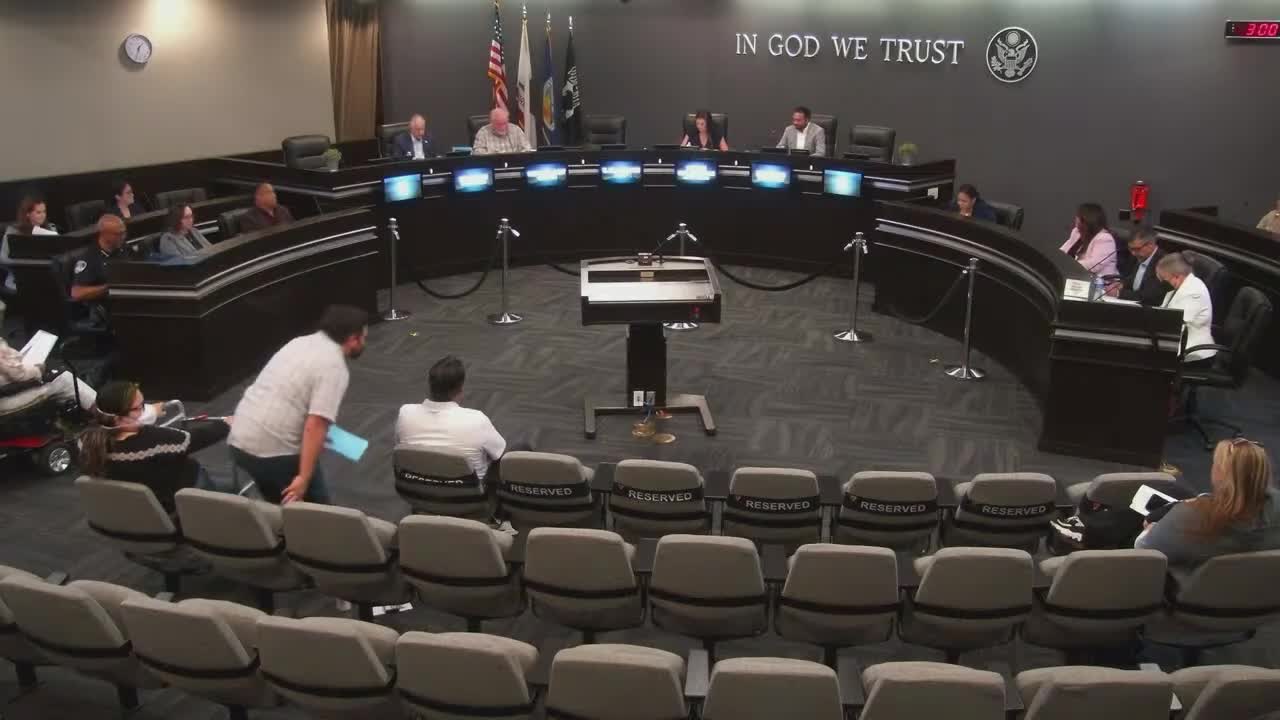Eric Mendoza leads city council meeting with prayer for justice and kindness