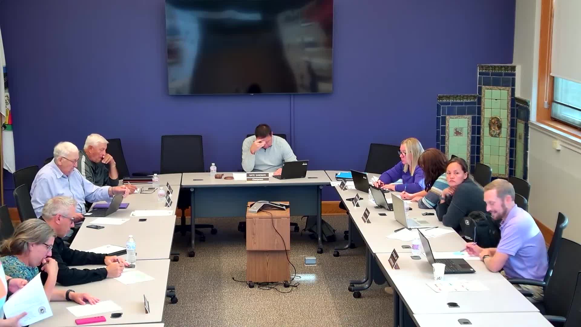 School Board Updates Enrollment Status and Negotiation Progress Ahead of New Year