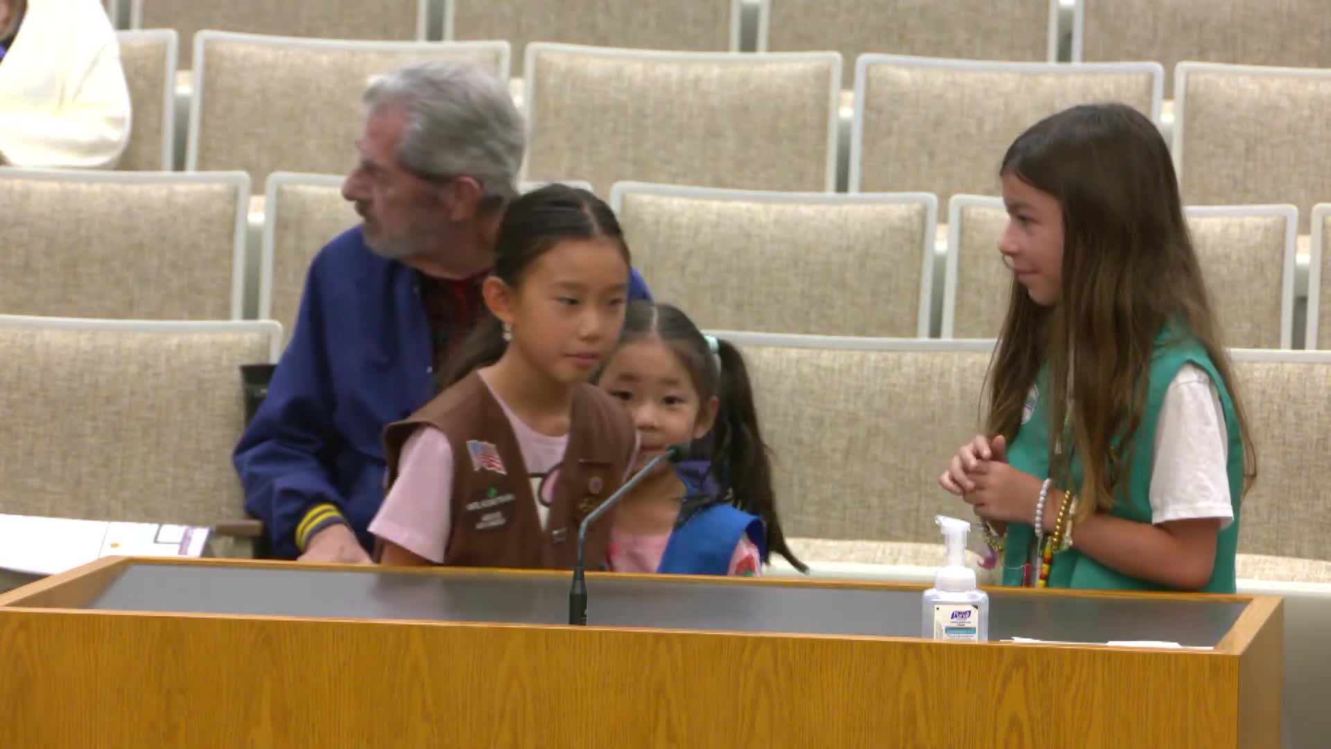 City Council Hosts Photo Opportunity With Girl Scout Troop 313
