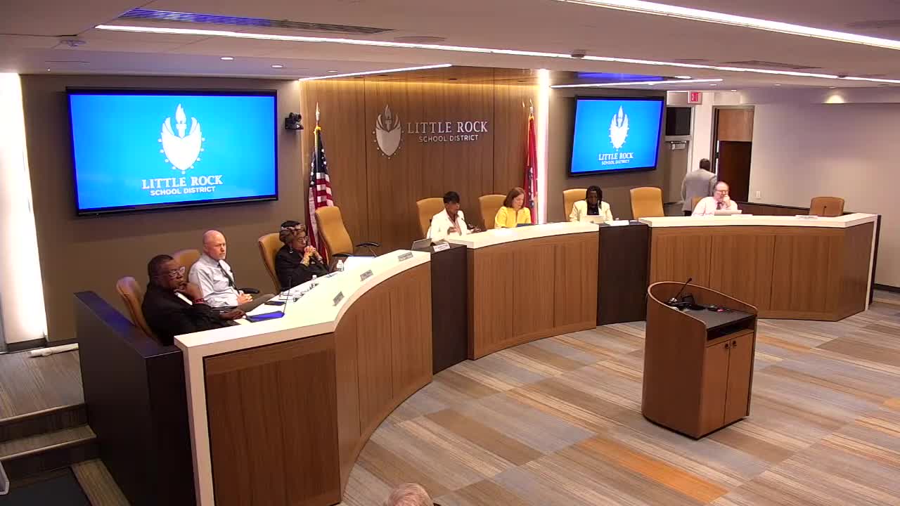 Katie Rutledge voices support for Hall High School during community meeting