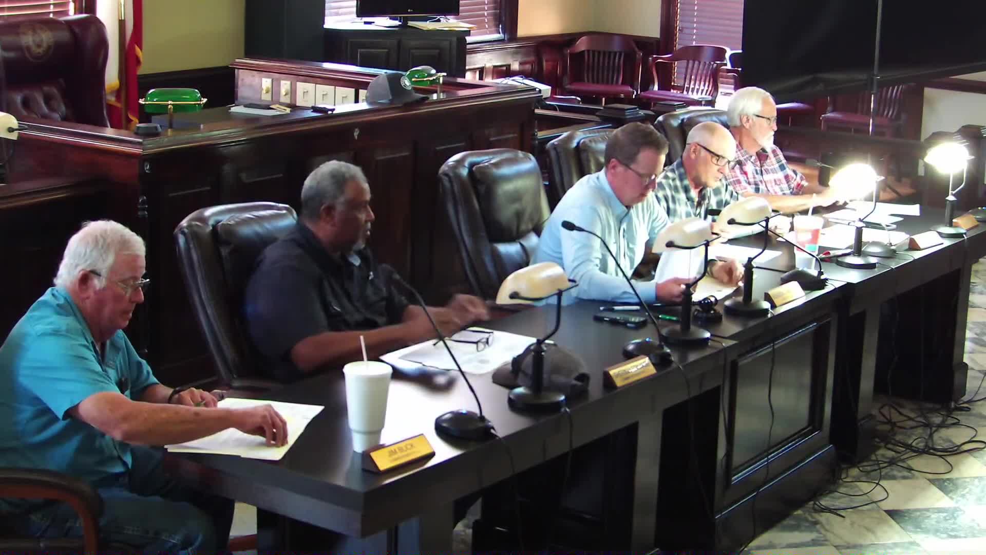 Erath County approves switch to state voter-registration system, buys 22 poll books