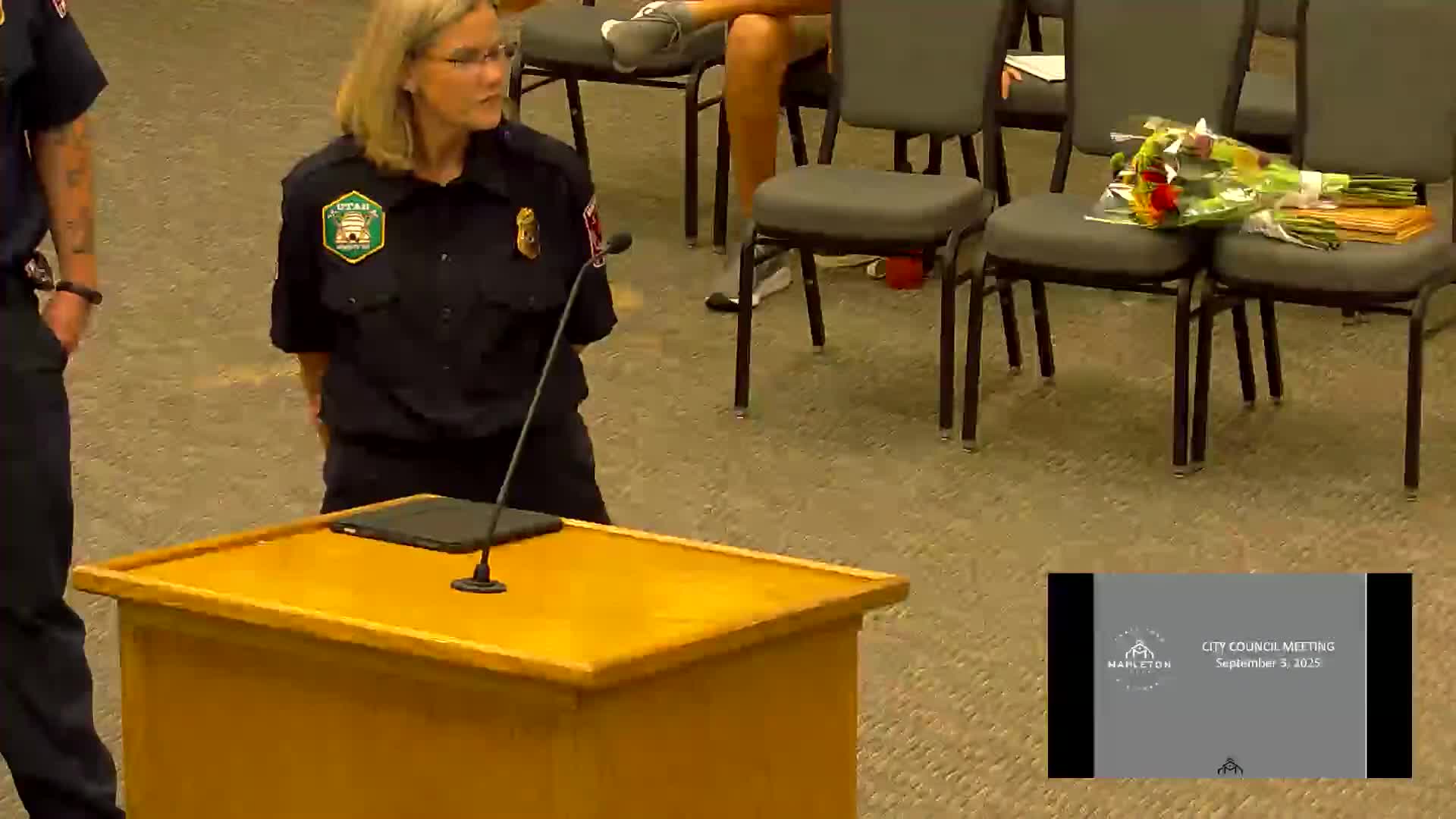 Mayor Honors Heroic Girls with Life-Saving Plaques Following Pool Incident