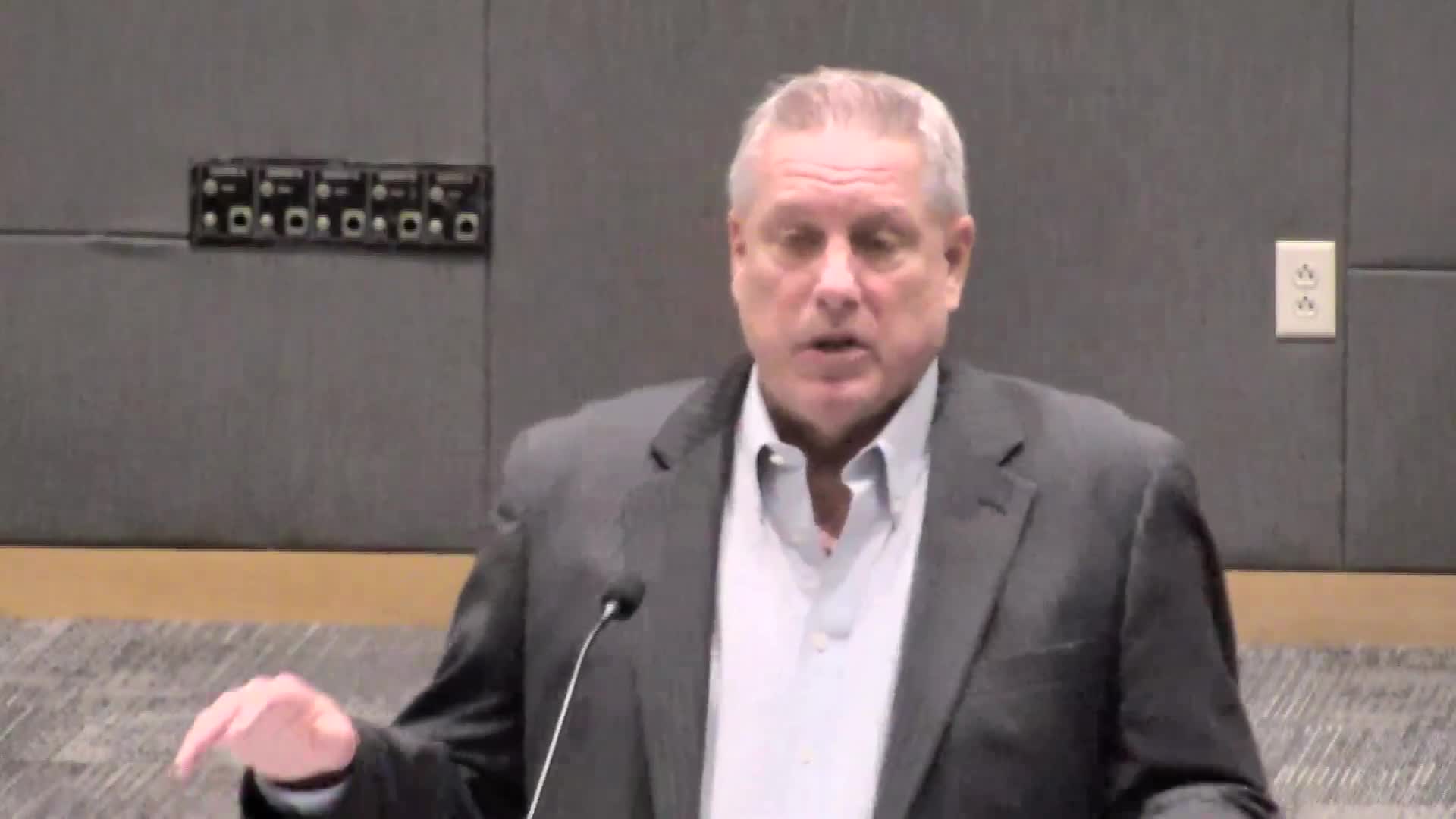City Council to Enforce New Ordinance Against Commercial Vehicle Parking on Rights of Way