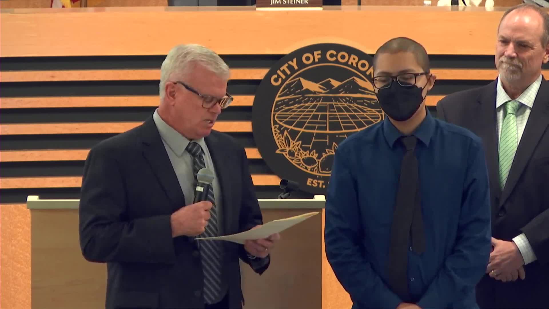 Ricardo's Family Thanks Mayor for Supporting Childhood Cancer Awareness