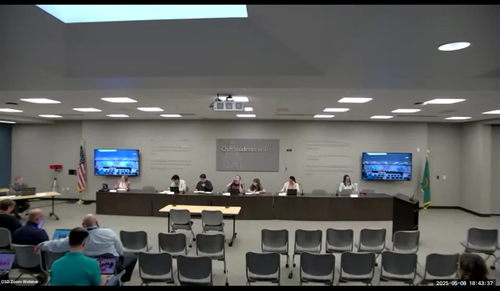 Community urges Olympia School Board to publicize "Getting Smart" long-range facilities options