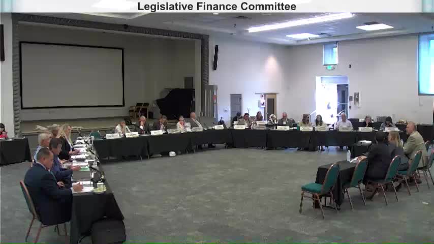 Chancellor discusses internship programs and workforce readiness at CNM meeting