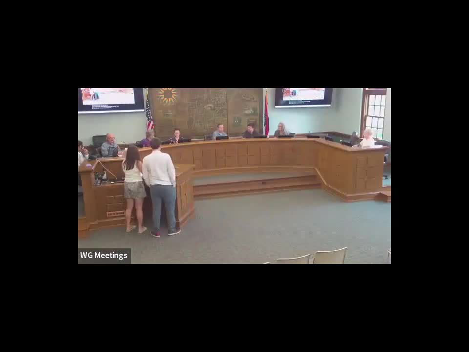 Owners urged to revise right‑side elevation, ARB treats 814 Edgar Road as preliminary