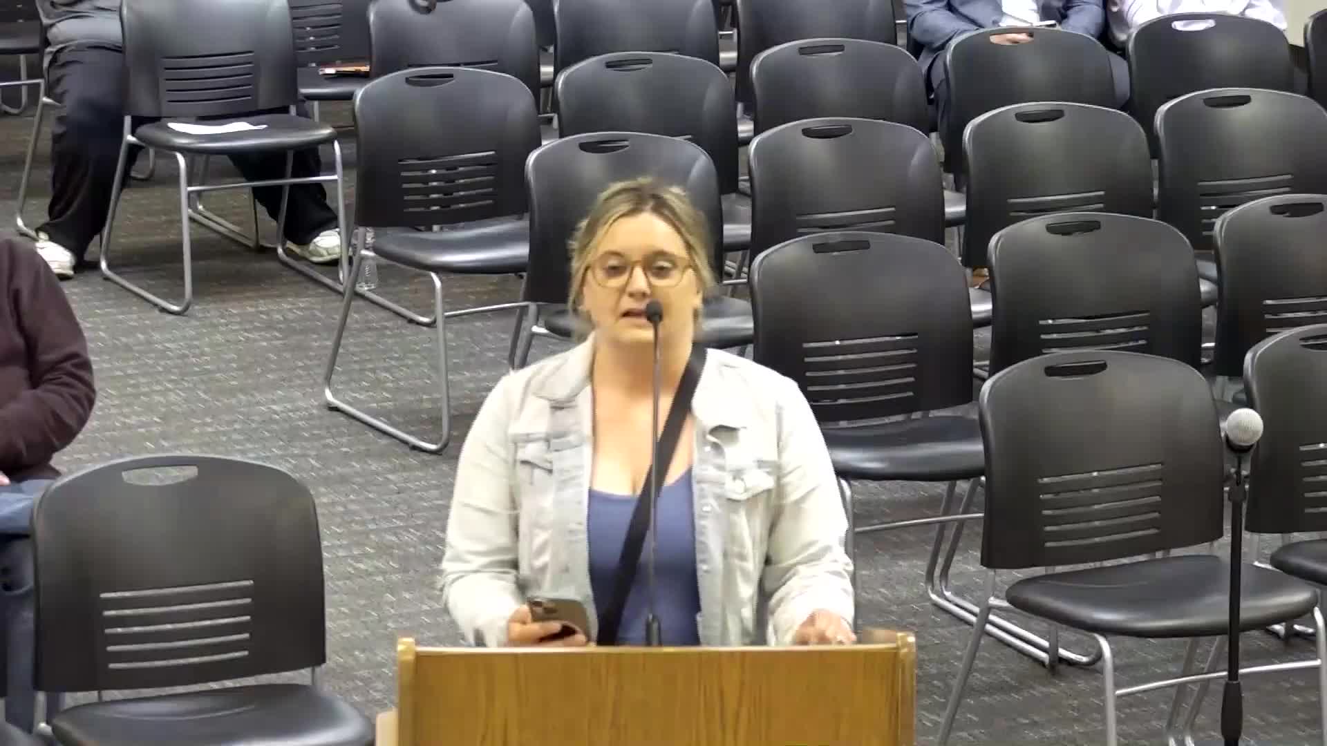 Residents press Glendale Heights for safer pick‑up at Americana Elementary; board says solutions under discussion with school district