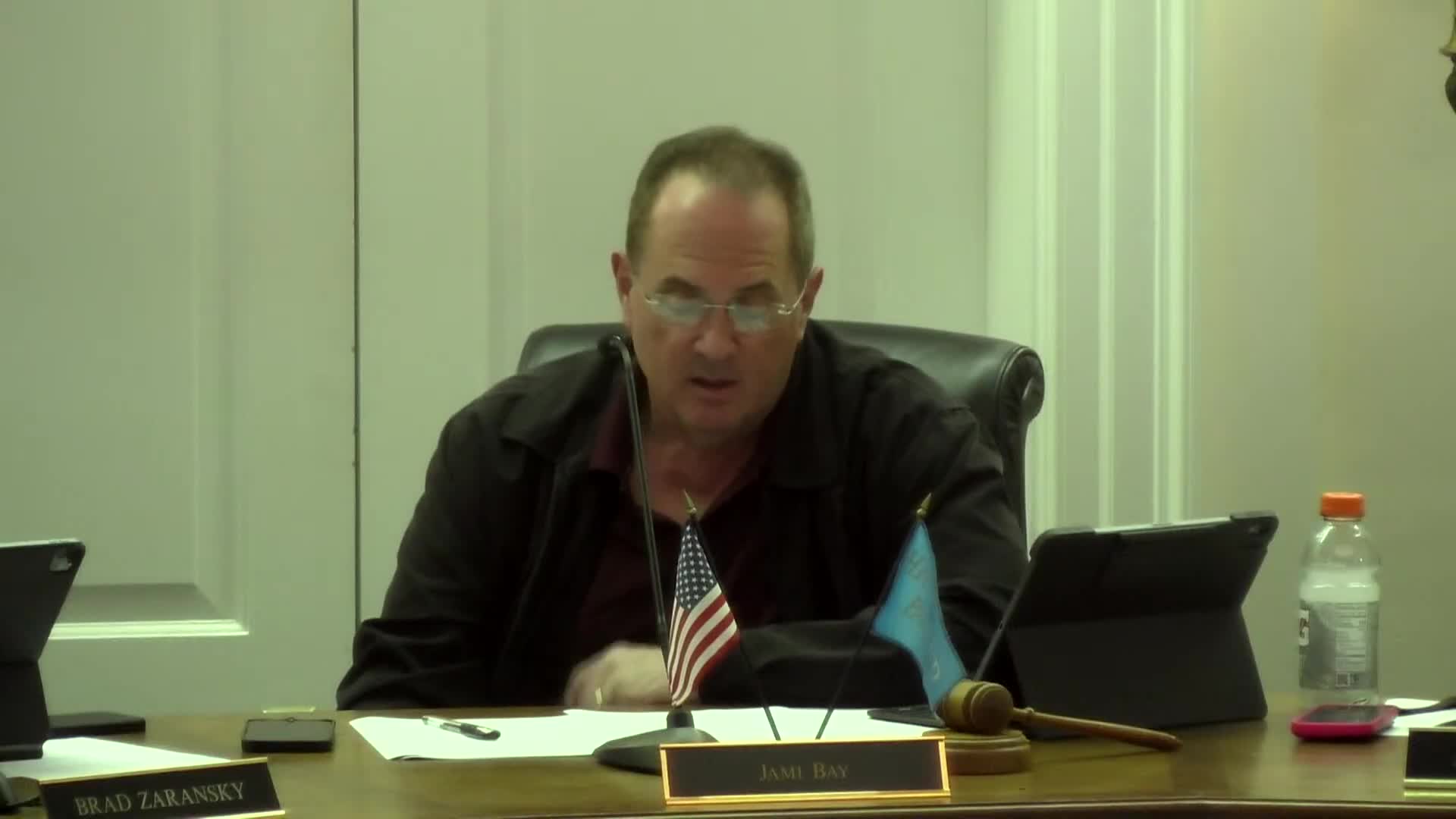 Zoning board allows 8-foot driveway gate at 1700 Meadow Lane