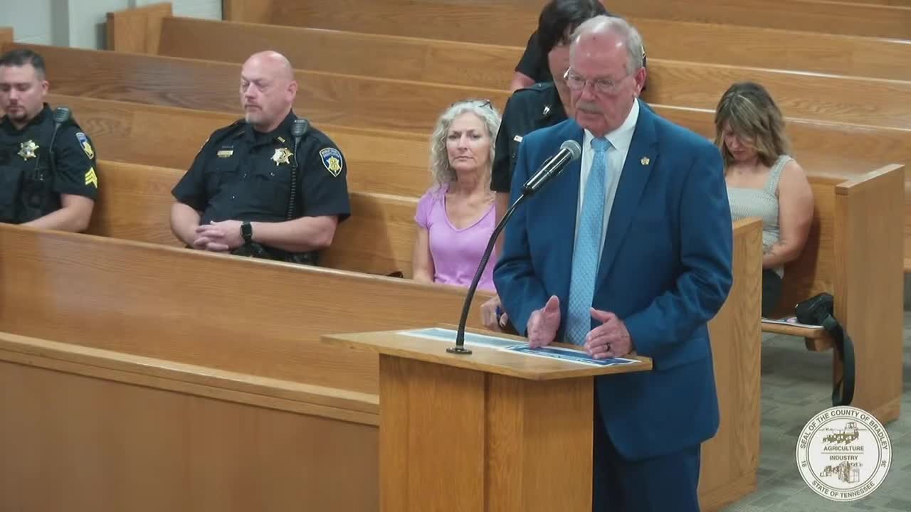 Local Officials Demand Timely Payments for Litter Grant from State Authorities