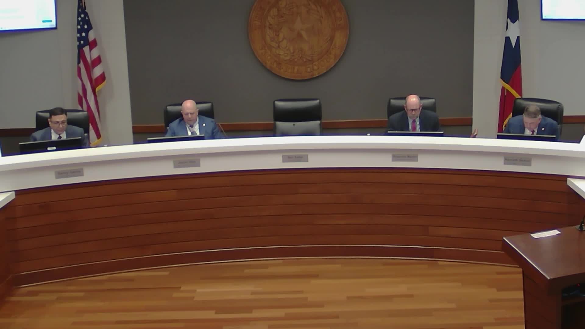 Victoria County approves purchase of Caterpillar mixer and various contracts