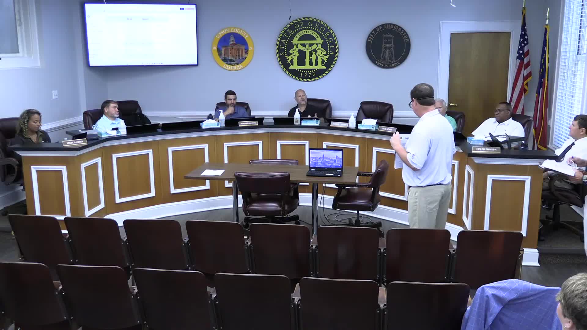 County commission authorizes contract with Lonnie Joyce as county manager