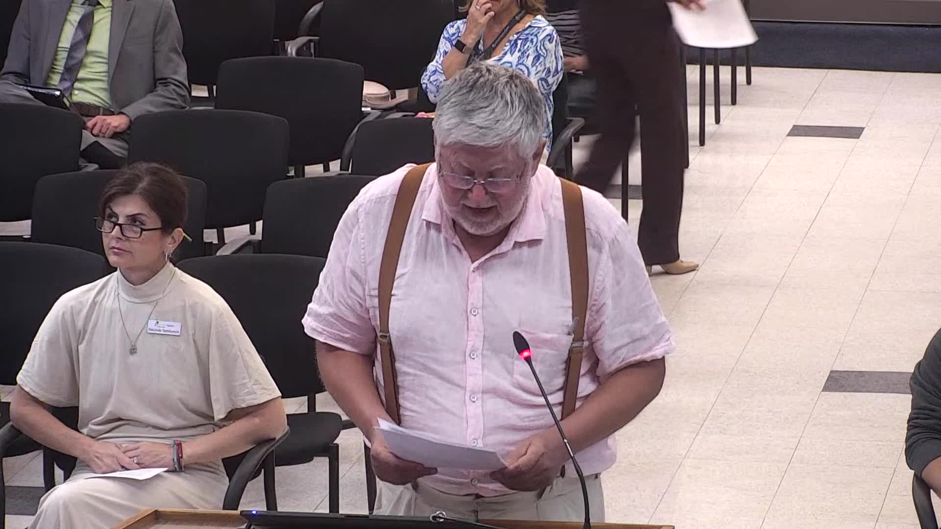 Activist Challenges City Staff Over Pedestrian Access Along San Tomas Expressway