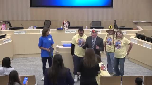 Mayor Hanna Honors Etta Rivera's 41 Years of Service to Newark